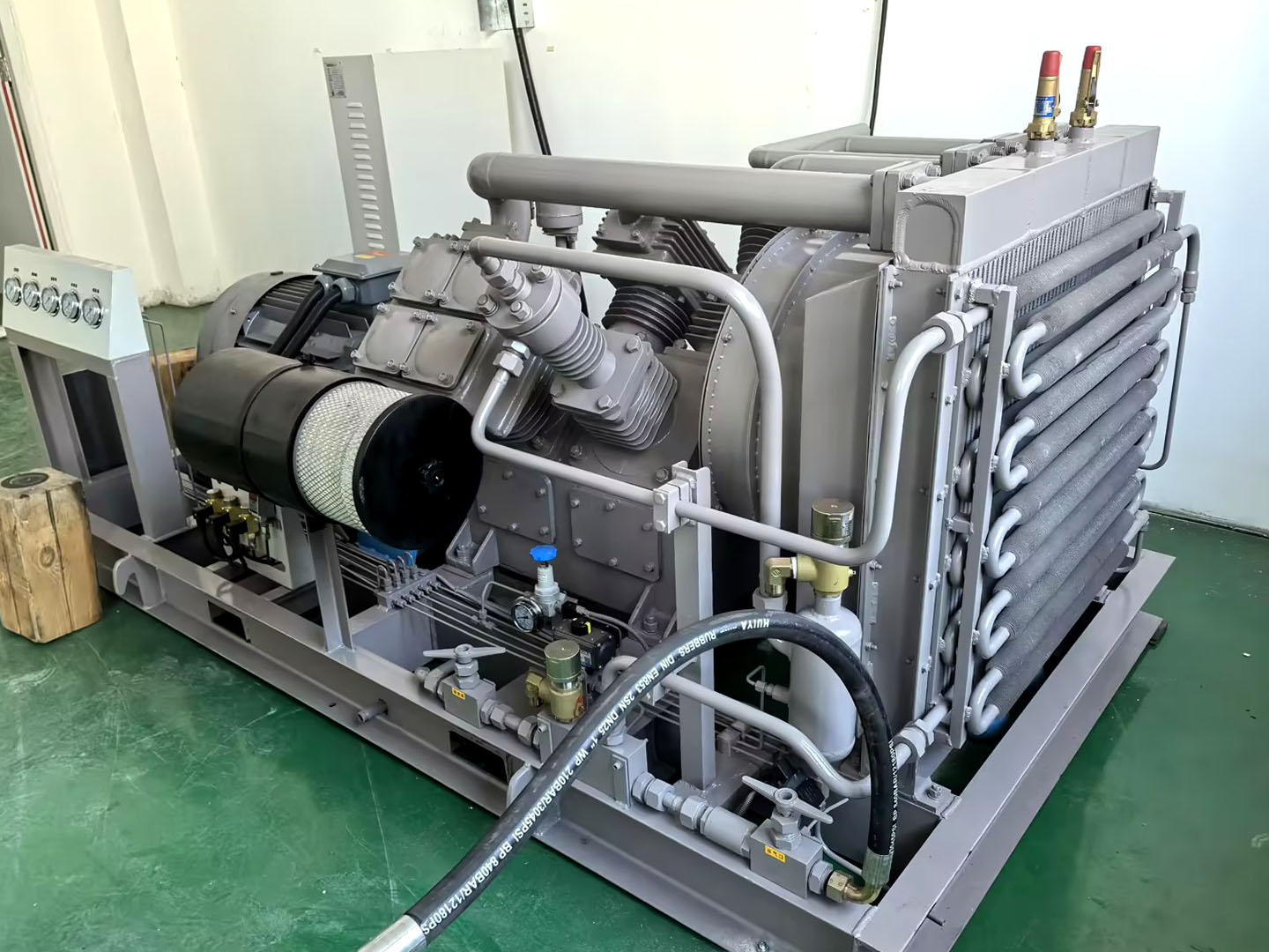 De hogedrukzuiger machine van GESO helpt een belangrijke industriële universiteit om nieuwe hoogten te bereiken in wetenschappelijk onderzoek!