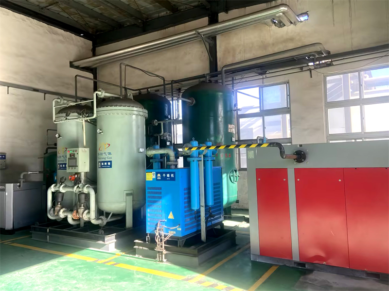 Succesvolle levering van het permanente magneetvariabele frequentie luchtcompressorproject van een grote chemische onderneming in het noordwesten van China. De BAE-110FC+ Twin Screw Air Compressor helpt de industrie te upgraden voor hoog rendement en energiebesparing