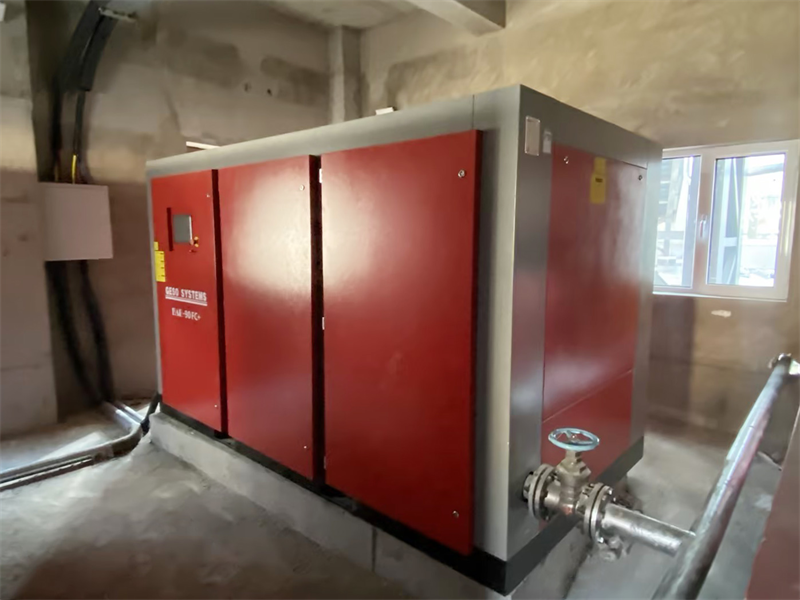 Model voor het upgraden van het luchtcompressorsysteem in de precisie-instrumentindustrie: praktijk van de eersteklas energie-efficiëntie van British GESO BAE-90FC+