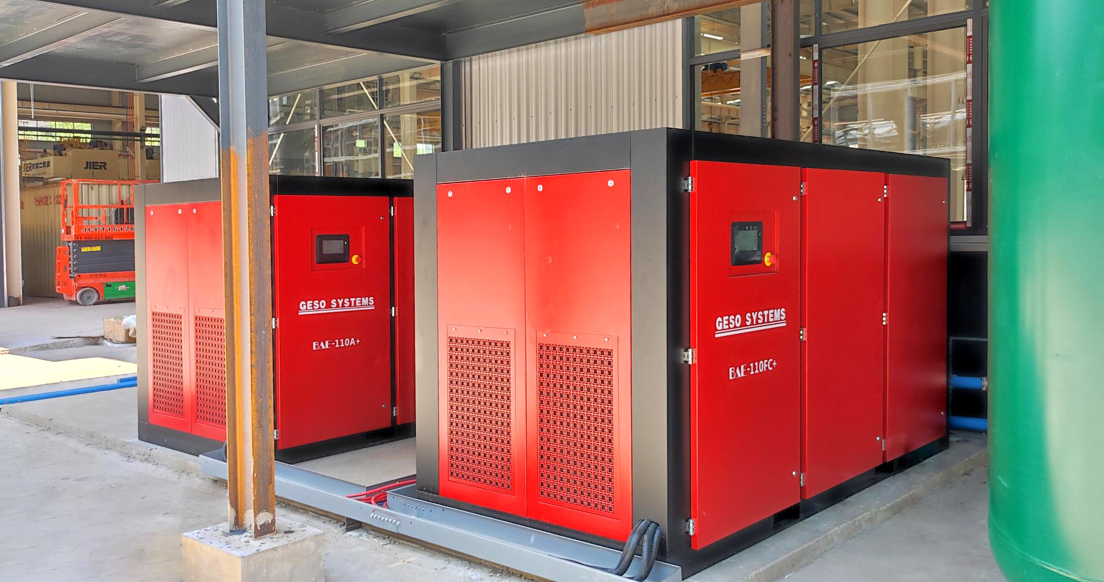 Luchtcompressoren helpen de petrochemische industrie bij het realiseren van een efficiënte productie en veilige werking.