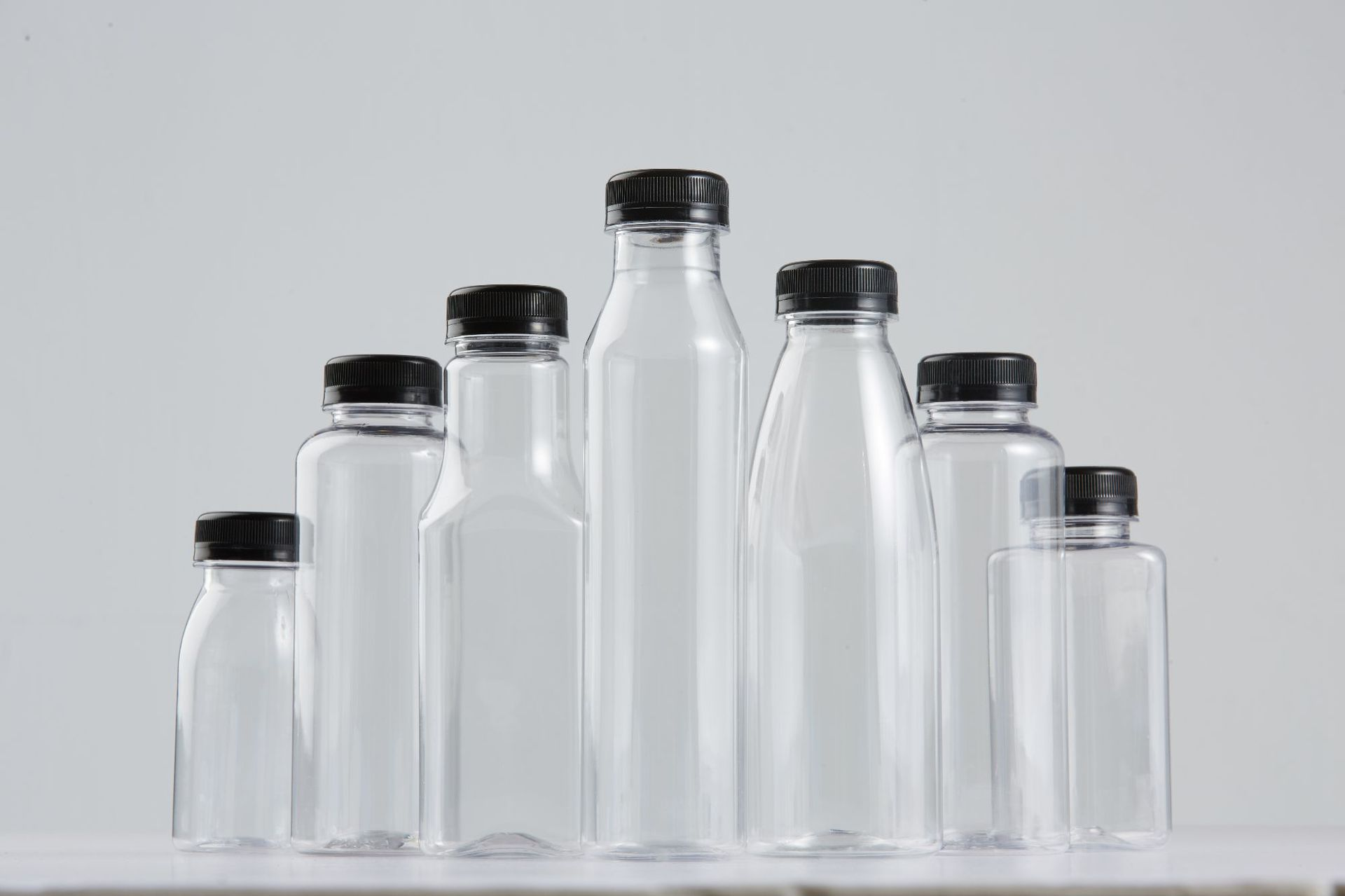 Toepassingen van olievrije schroefcompressoren bij de productie van PET-flessen: zorgen voor schone en betrouwbare persluchtproductie